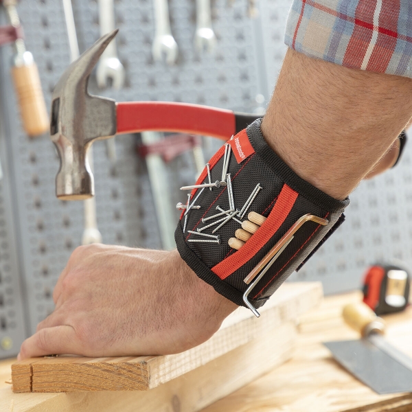 Magnetic Wristband for DIY WrisTool