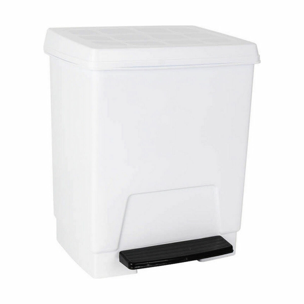 Waste bin with pedal